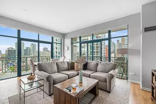 340 W Superior St, Chicago, IL 60654 - Photo 4