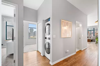 340 W Superior Street #1401, Chicago, IL 60654 - Photo 18