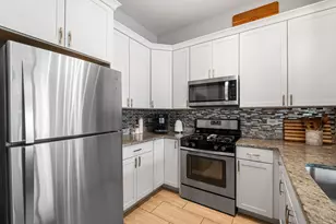 340 W Superior St, Chicago, IL 60654 - Photo 8