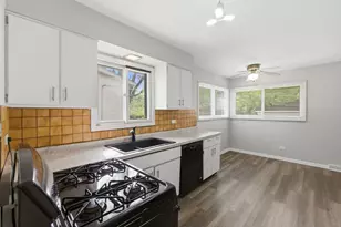 579 Dawes Ave, Glen Ellyn, IL 60137 - Photo 10