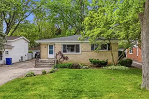 579 Dawes Ave, Glen Ellyn, IL 60137 - Photo 2