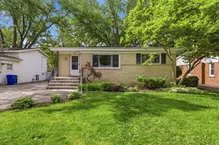579 Dawes Ave, Glen Ellyn, IL 60137 - Photo 1