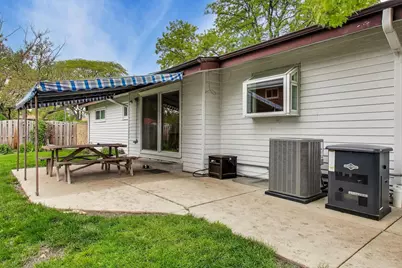 201 E Monroe Avenue, Villa Park, IL 60181 - Photo 20