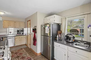 735 Kirkwood Ave, Winthrop Harbor, IL 60096 - Photo 8