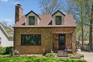 735 Kirkwood Ave, Winthrop Harbor, IL 60096 - Photo 2