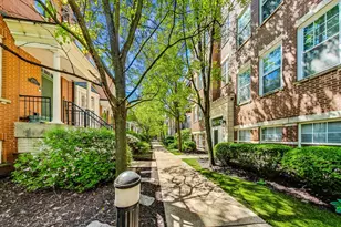 301 W Goethe St, Chicago, IL 60610 - Photo 2