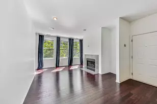 301 W Goethe St, Chicago, IL 60610 - Photo 4