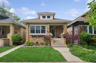 5004 N Tripp Ave, Chicago, IL 60630 - Photo 1