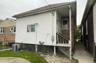 8618 S Loomis Blvd, Chicago, IL 60620 - Photo 2