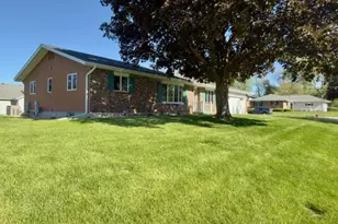 100 6th St, Fulton, IL 61252 - Photo 4