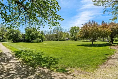 33W451 Surrey Road, Wayne, IL 60184 - Photo 16