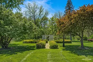 33W451 Surrey Rd, Wayne, IL 60184 - Photo 16