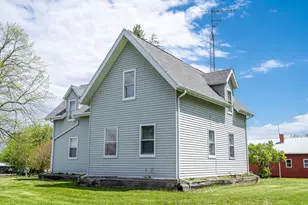 1274 Whitney Rd, Amboy, IL 61310 - Photo 2