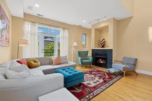 945 N Honore St, Chicago, IL 60622 - Photo 2