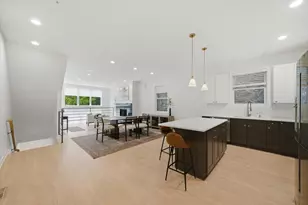 823 N Marshfield Ave, Chicago, IL 60622 - Photo 2