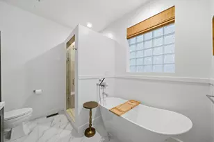 823 N Marshfield Ave, Chicago, IL 60622 - Photo 16