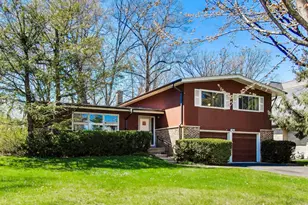 2710 Marl Oak Dr, Highland Park, IL 60035 - Photo 2