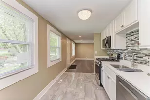 502 Tyler Dr, Carpentersville, IL 60110 - Photo 8