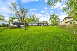 948 Carswell Ct, Elk Grove Village, IL 60007 - Photo 20
