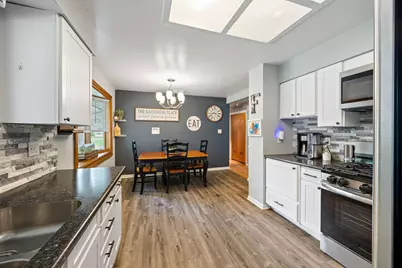 948 Carswell Court, Elk Grove Village, IL 60007 - Photo 10