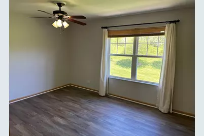 2240 Flagstone Lane, Carpentersville, IL 60110 - Photo 6