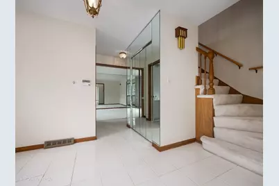 2626 Farnsworth Lane, Northbrook, IL 60062 - Photo 2