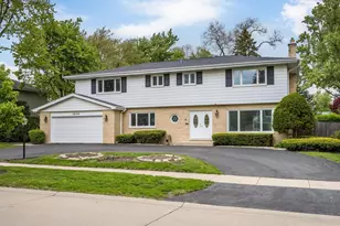 2626 Farnsworth Ln, Northbrook, IL 60062 - Photo 1