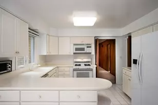 2626 Farnsworth Ln, Northbrook, IL 60062 - Photo 14
