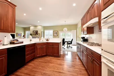907 Middleton Lane, Inverness, IL 60010 - Photo 8