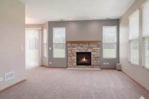 1447 Millbrook Dr, Algonquin, IL 60102 - Photo 4