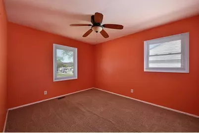 913 Vine Street, Streamwood, IL 60107 - Photo 8