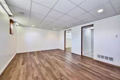 913 Vine Street, Streamwood, IL 60107 - Photo 12
