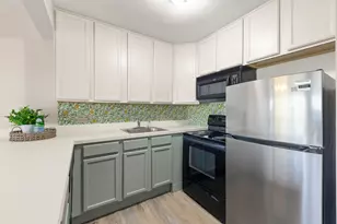 5821 Oakwood Dr, Lisle, IL 60532 - Photo 8