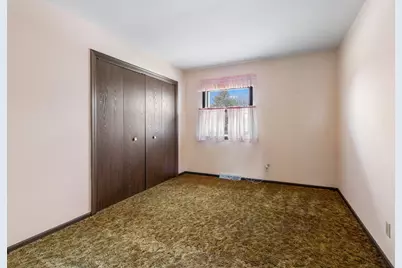 5017 Kenneth Drive, Crystal Lake, IL 60014 - Photo 16