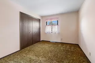 5017 Kenneth Dr, Crystal Lake, IL 60014 - Photo 16
