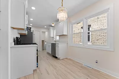 932 N Ridgeway Avenue, Chicago, IL 60651 - Photo 8