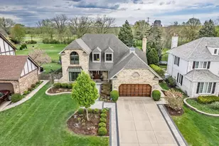 2S517 Danbury Dr, Glen Ellyn, IL 60137 - Photo 4