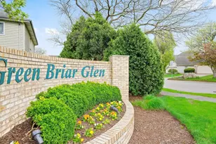 2S517 Danbury Dr, Glen Ellyn, IL 60137 - Photo 8