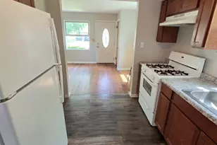 102 N Berteau Ave, Bartlett, IL 60103 - Photo 4