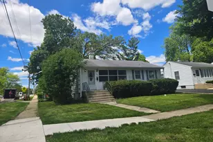102 N Berteau Ave, Bartlett, IL 60103 - Photo 1