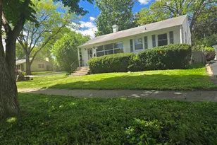 102 N Berteau Ave, Bartlett, IL 60103 - Photo 2
