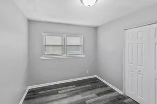 991 Tollview Ave, Aurora, IL 60505 - Photo 6