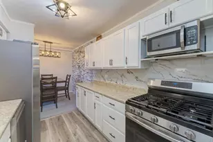 1475 Rebecca Dr, Hoffman Estates, IL 60169 - Photo 8