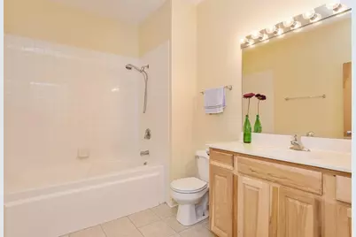 2933 N Clybourn Avenue #303, Chicago, IL 60618 - Photo 8