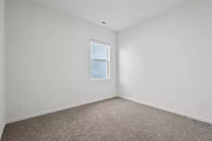 2908 Savana Dr, Joliet, IL 60435 - Photo 4