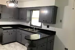 12529 S Edbrooke Ave, Chicago, IL 60628 - Photo 8