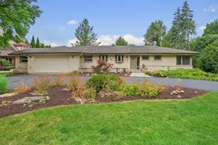 6444 Pontiac Dr, Indian Head Park, IL 60525 - Photo 2