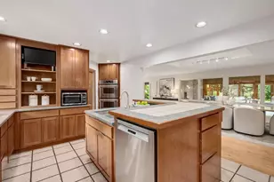 6444 Pontiac Dr, Indian Head Park, IL 60525 - Photo 12
