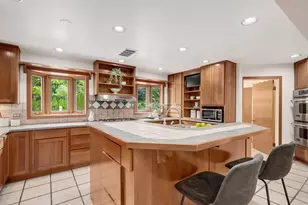 6444 Pontiac Dr, Indian Head Park, IL 60525 - Photo 8