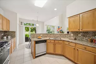 992 Enfield Dr, Northbrook, IL 60062 - Photo 8